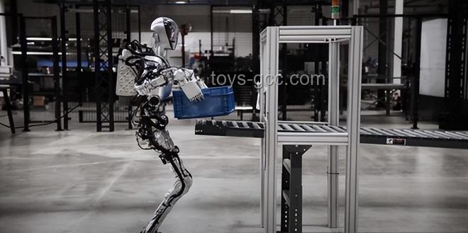 马斯克预测2040：人形机器人时代，人类的新角色与机遇