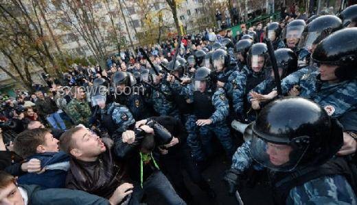 洛杉矶骚乱现场应对方案：恢复秩序与促进社会和谐